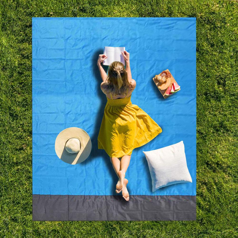 Waterproof Pocket Beach Blanket with Stakes — detail 1