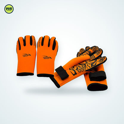 2mm Printed Non-Slip Snorkel Gloves — studio view 3