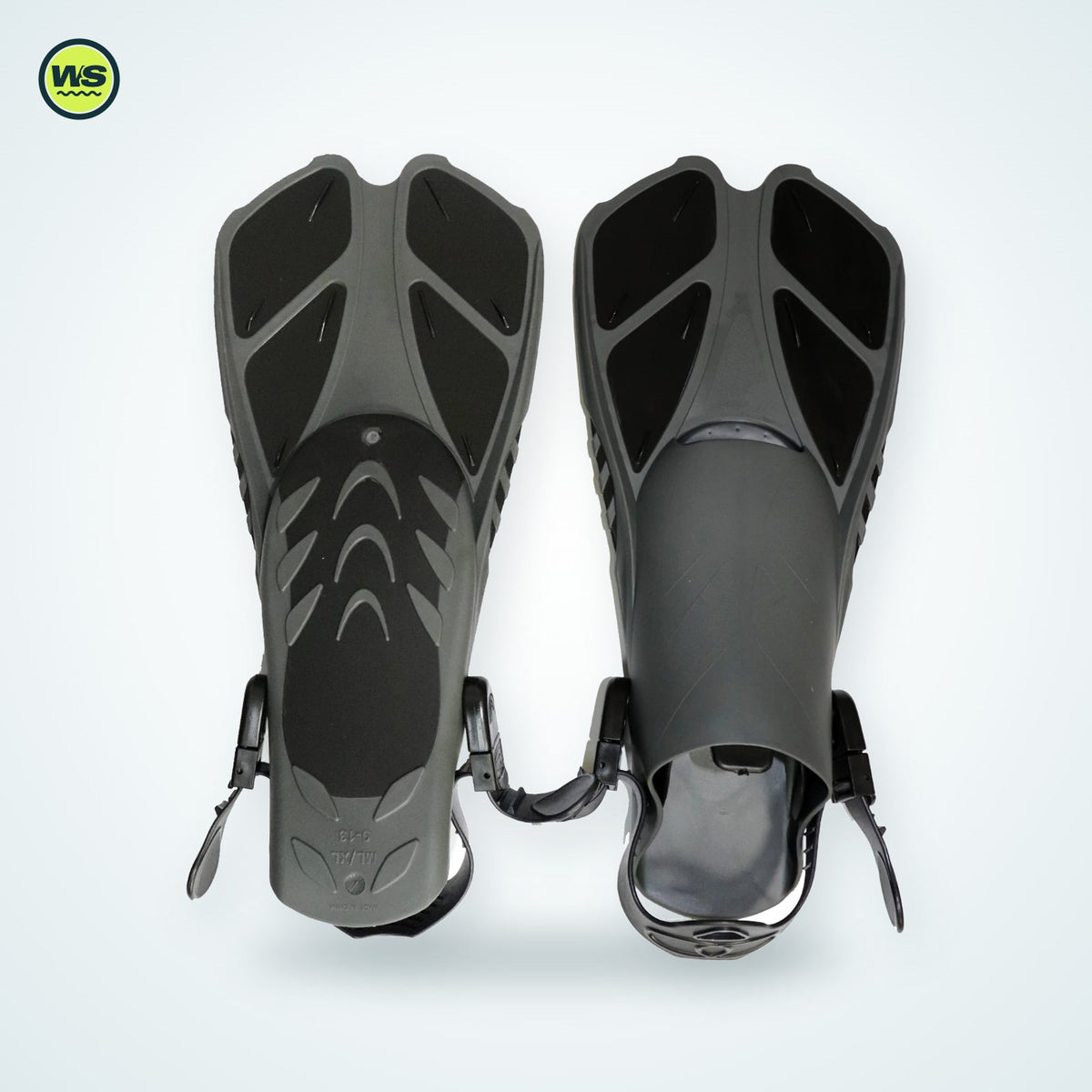 Short-Blade Dive Training Fins — studio view 1