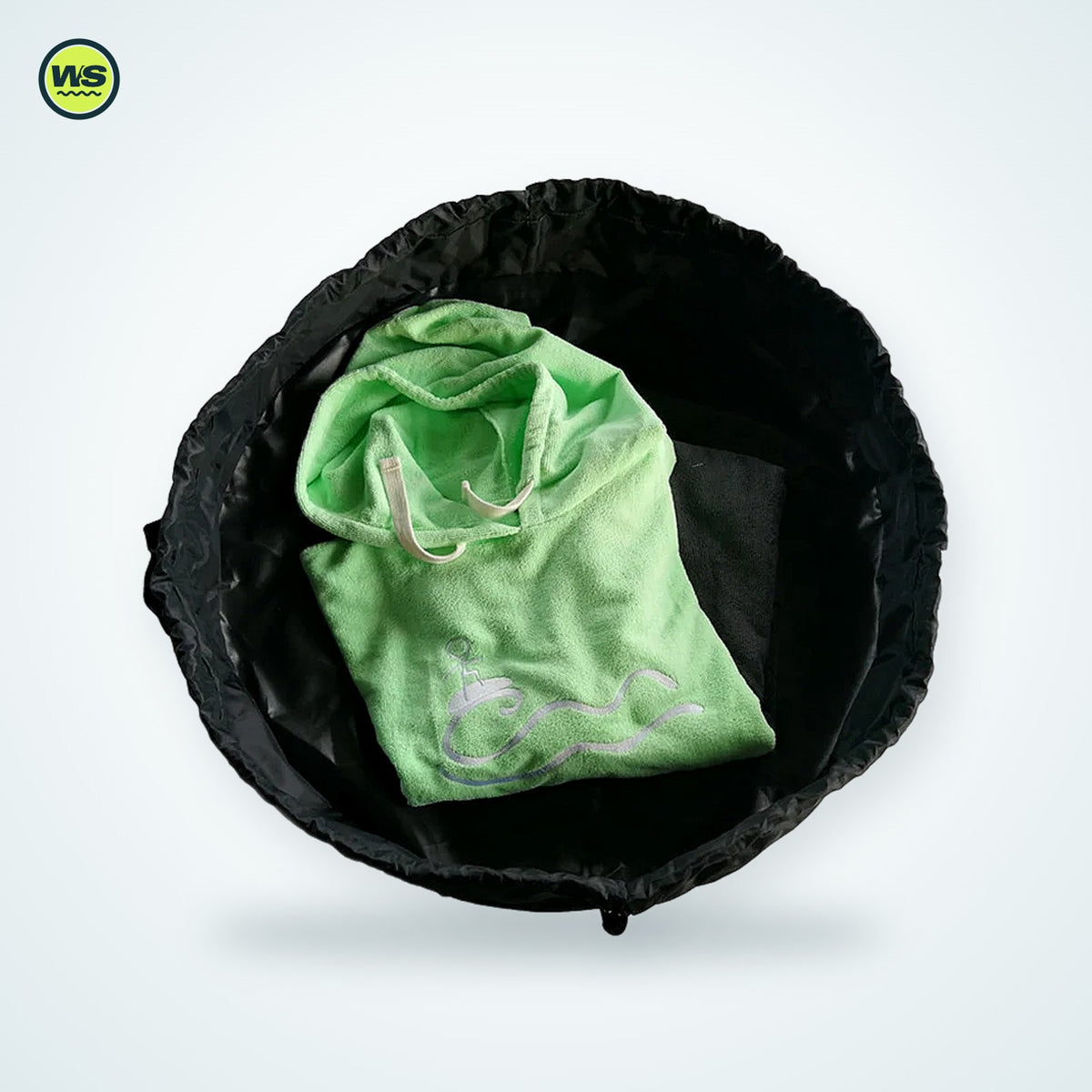 Wetsuit Changing Mat & Wet Bag (75 cm) — studio view 1