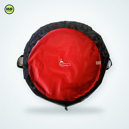 Wetsuit Changing Mat & Wet Bag (75 cm) — studio view 3